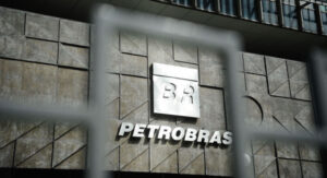 Leia mais sobre o artigo Pressionada, Petrobras se tornou ‘bode expiatório’ do governo e do Congresso; troca de presidente não deve ter efeito