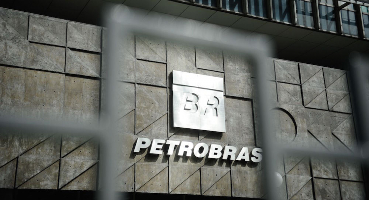No momento, você está visualizando Pressionada, Petrobras se tornou ‘bode expiatório’ do governo e do Congresso; troca de presidente não deve ter efeito