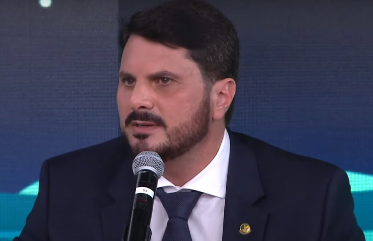 Leia mais sobre o artigo Marcos do Val aciona Bolsonaro, PGR e TCU para definir espaço a novos auxílios sociais no Orçamento
